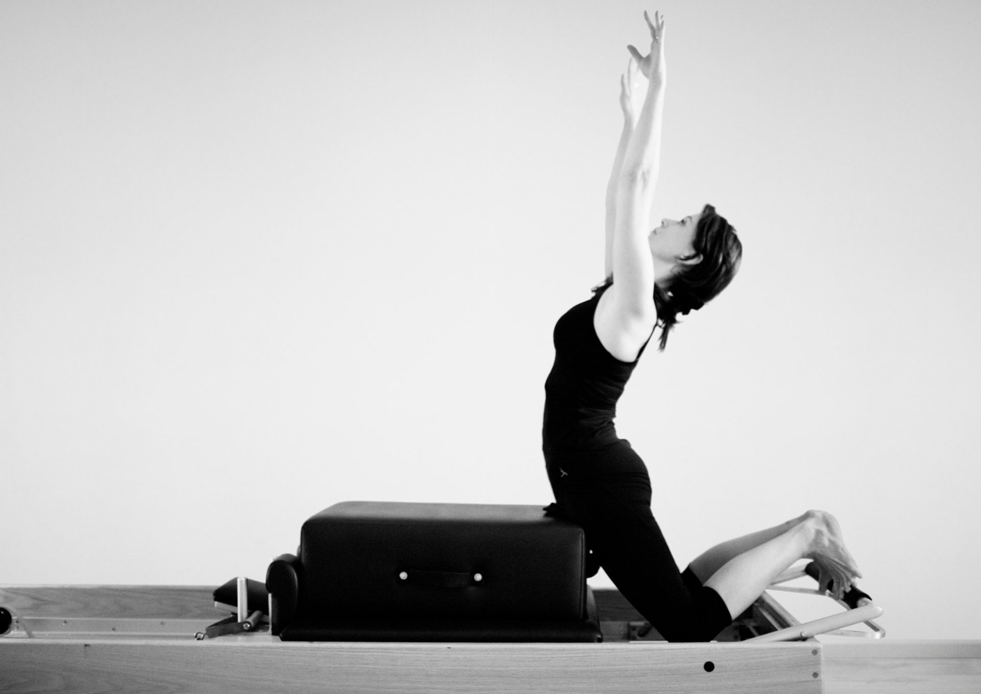 De Swan op de Pilates Reformer, gedemonstreerd door docent Mirjam — Just Pilates Woerden